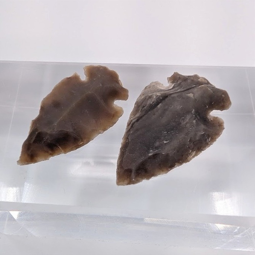 VTG Arrowheads Projectile Points Set of 2‎ Knapped Stone Flint Brown 1.5"